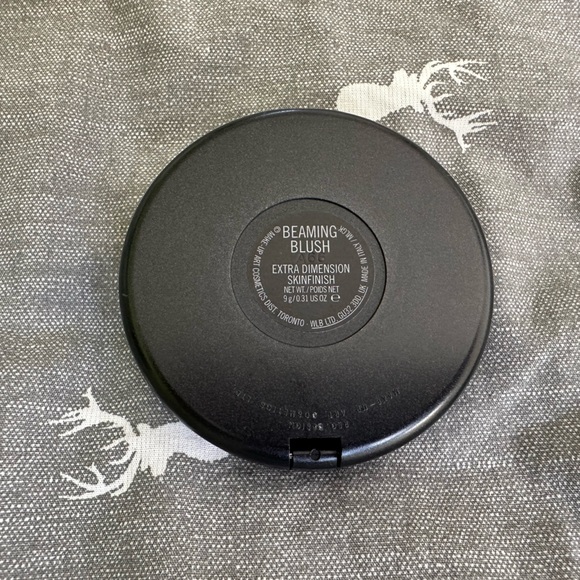 MAC Extra Dimension Skinfinish in Beaming Blush - Picture 2 of 3